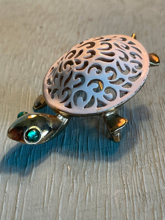 Vintage Jonette JJ signed turtle brooch