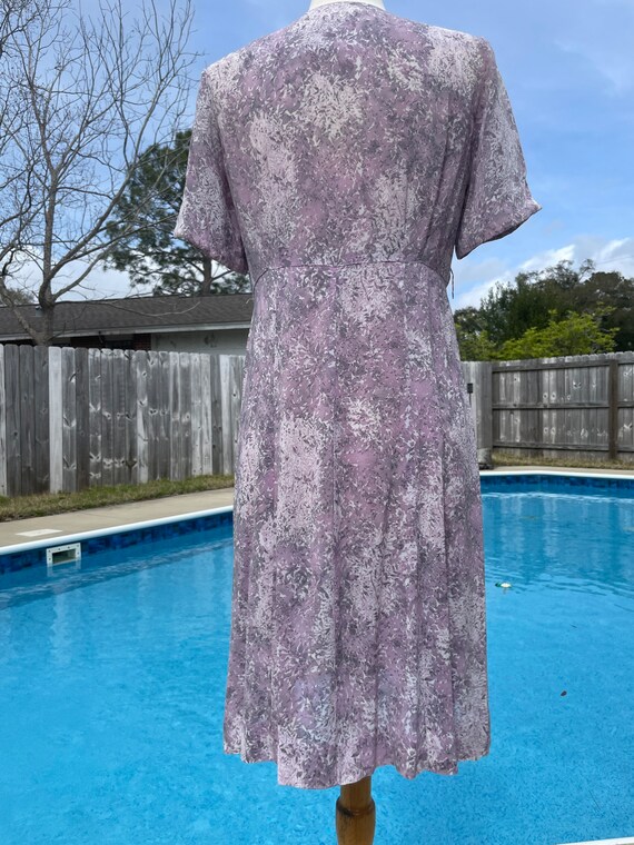 Vintage 1950s rayon lavender day dress (fit n fla… - image 5