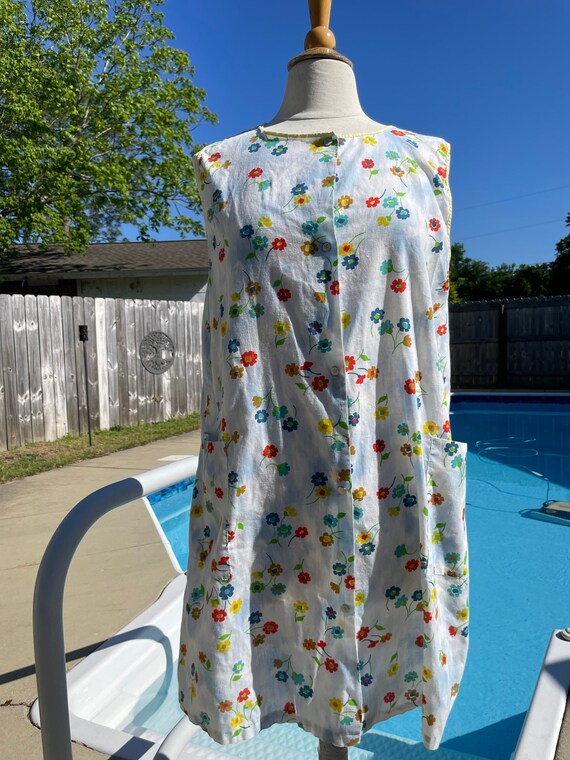 Vintage floral cotton snap down house dress