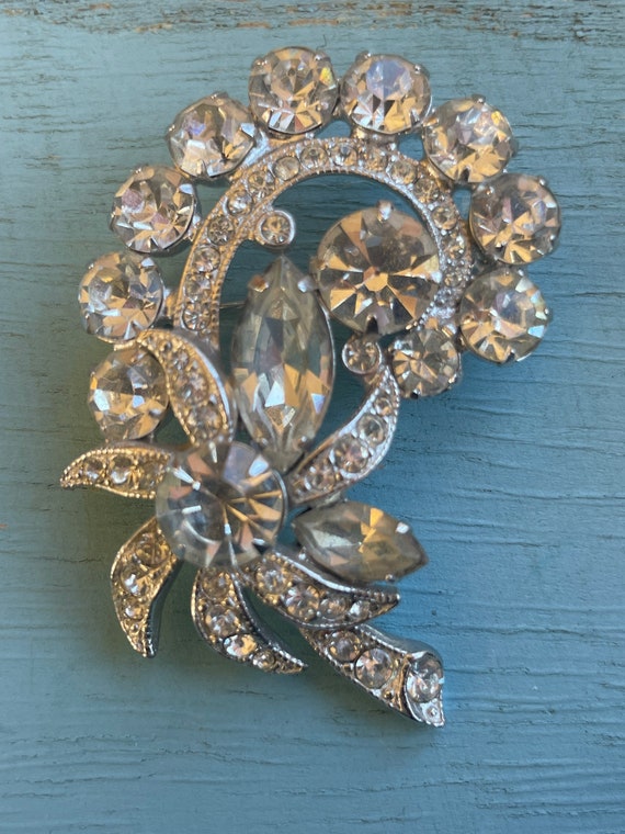 Vintage Eisenberg Ice rhinestone brooch