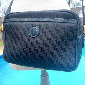 Cartera vintage Gucci con estampado de monograma GG Micro y firma en forma de bandolera