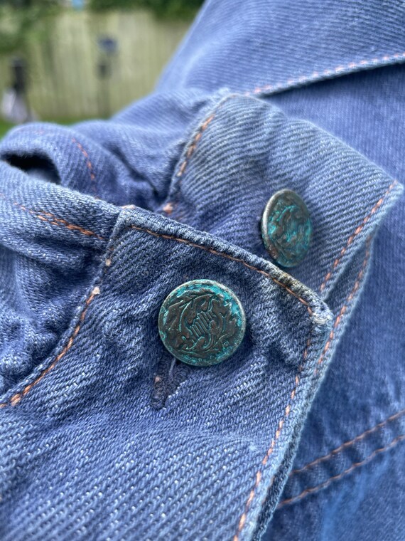 Vintage denim jacket with wolf patch - image 4