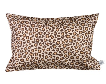 Kuschelkissen - Reisekissen - Kinderkissen - Leo Leoprint beige braun 20 cm x 30 cm - Hotelverschluss