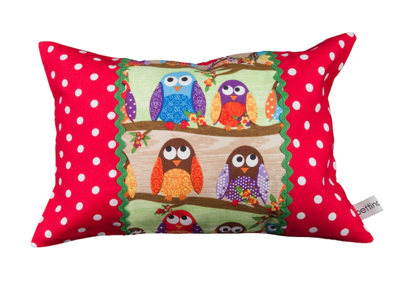 Kuschelkissen Reisekissen Kinderkissen Kissen Eule Punkte bunt rot weiß 20 cm x 30 cm Hotelverschluss Bild 1