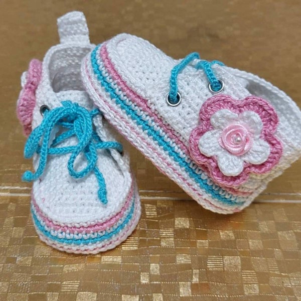 Crochet baby shoes, Baby sneakers, Crochet Baby Booties,  Handmade Converse, first baby shoes,  Baby Gift