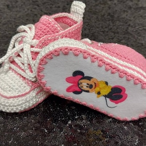 Baby booties sheakers,crochet Baby converse, pink booties, crochet shoes with Felt sole, crochet booties, baby shower gift