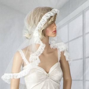 Ivory wedding veil, bridal veil, Juliet cap veil, Ivory veil, small veil, short veil, small wedding veil, waist length veil,