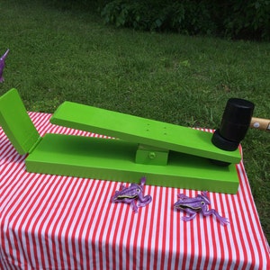 Frog Flinger Carnival Game. Perfect for Trade Show, Rental, Birthday, Church, VBS or School Party. Carnival Games image 2