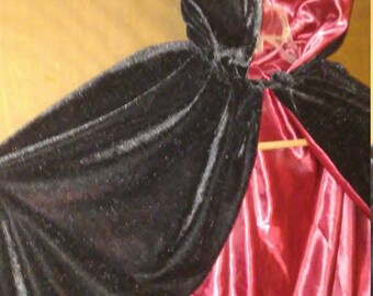 SPOOKY Men/'s Vampire Cloak Cape WARLOCK Satin Black Red Wine M to XXL Costume
