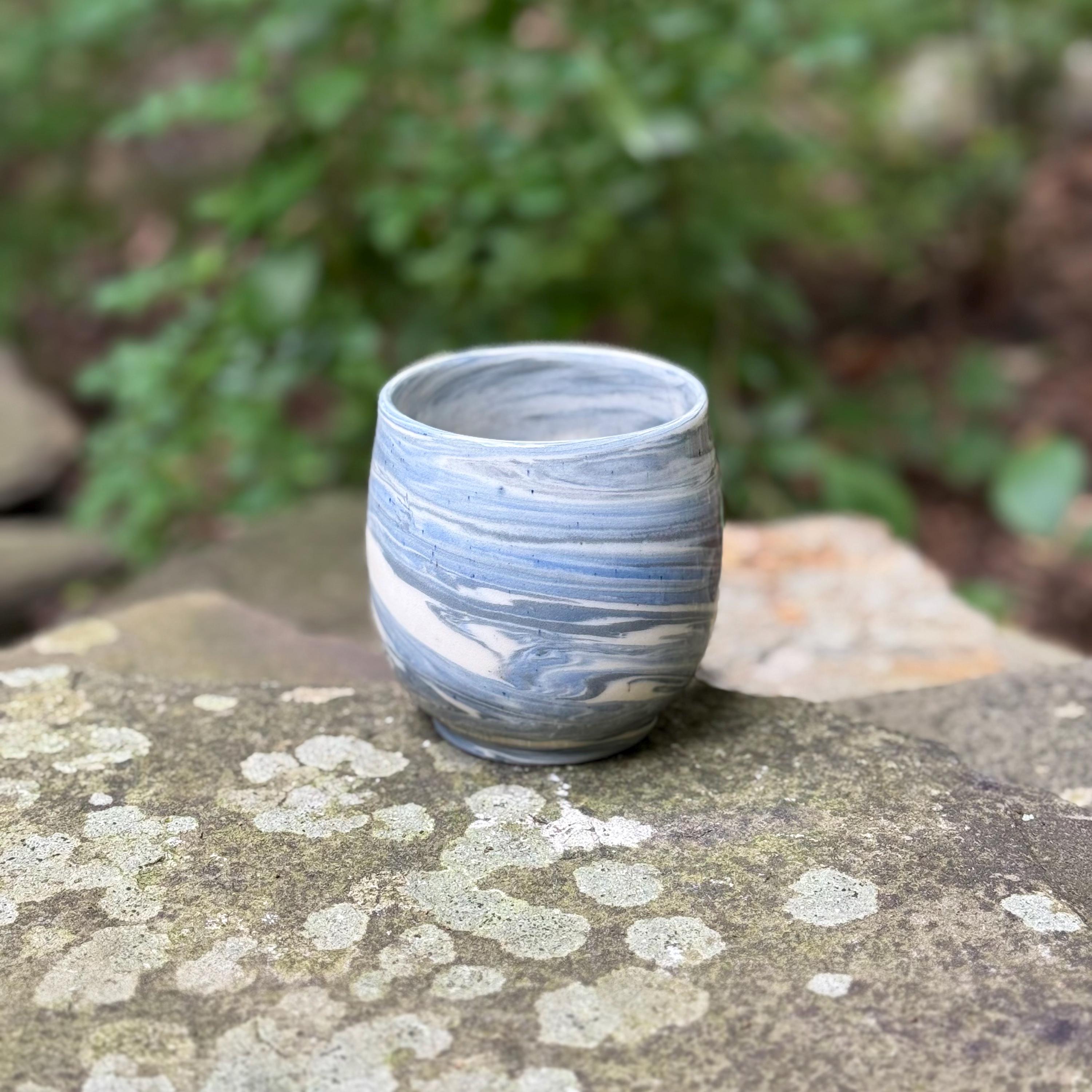 Sea Drift | ハンドメイド陶器カップ | ライトブルー、グレー