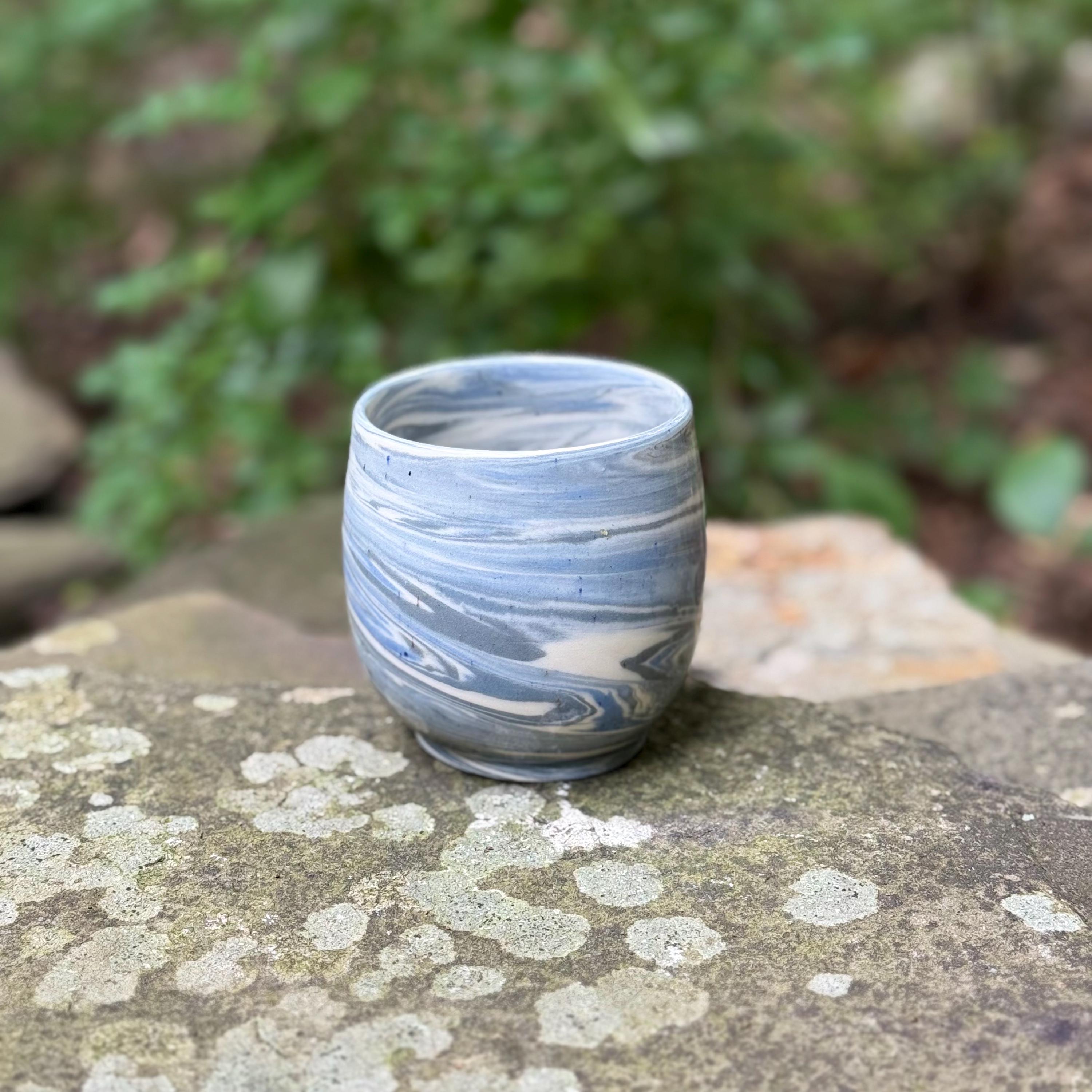 Sea Drift | ハンドメイド陶器カップ | ライトブルー、グレー