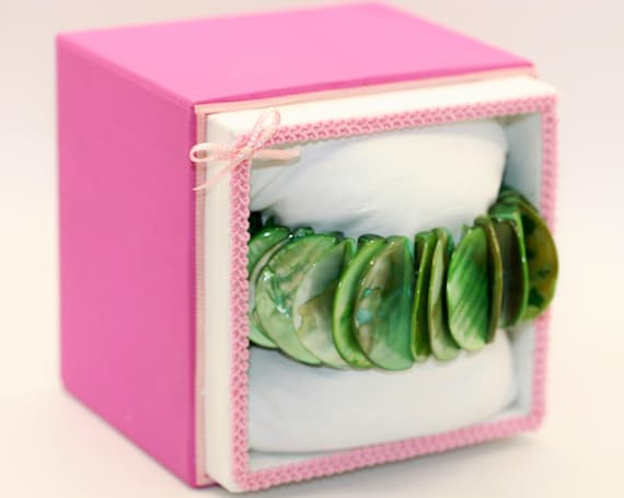 Green Shell Stretch Bracelet - image 5