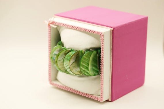 Green Shell Stretch Bracelet - image 7