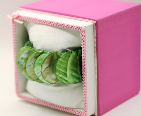 Green Shell Stretch Bracelet - image 6