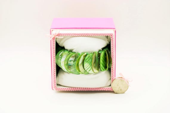 Green Shell Stretch Bracelet - image 4