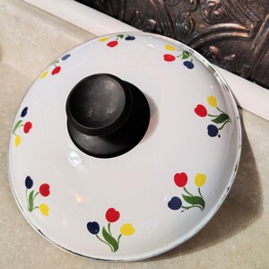 Tapa grande para olla de cerámica esmaltada Vintage Tulip Tyme, JMP Marketing 1985, colores primarios, primavera/verano.