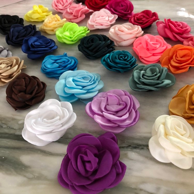  500 Pcs Mini Satin Ribbon Rose for Crafts Multicolor Small  Ribbon Roses Bows Tiny Artificial Fabric Flowers with Green Leaves for  Wedding Bride Shower Sewing Wrapping Kids DIY Gift Wreath Decor