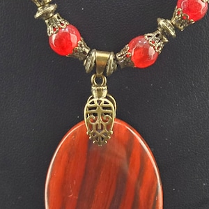 136 Attrative Red Jasper Gemstone Pendent with Matching 24&quot; Necklace and Earrings