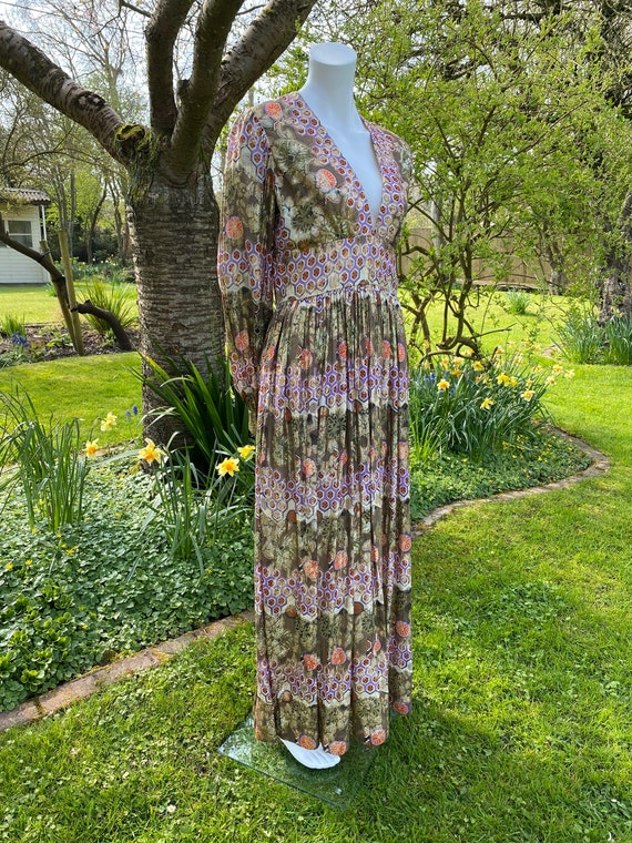 Sensational 1970s Maxi Dress in Metallic Fabric - image 6