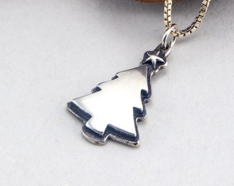 Collar de plata de ley con colgante de árbol de Navidad – Collar festivo con colgante de pino en cadena de plata de ley – Joyería navideña única