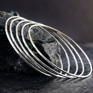 Set of 5 Solid Silver Bangles – Five thin faceted bracelets – Modern hammered sterling bracelets