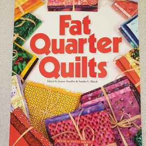 Fat Quarter Quilts Book: 37 Quilt Designs with Templates