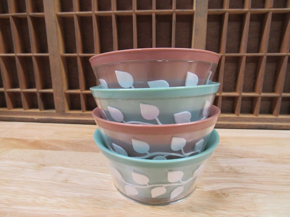 Plastic Insulated Bowls, 4 Turquoise and Brown Insulated Bowls