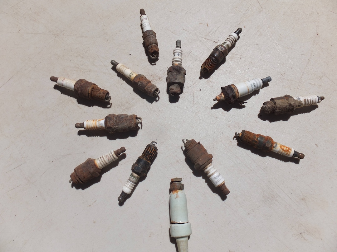 Rusty Spark Plugs, 10 Rusty, Salvaged Spark Plugs, Car Part, Engine