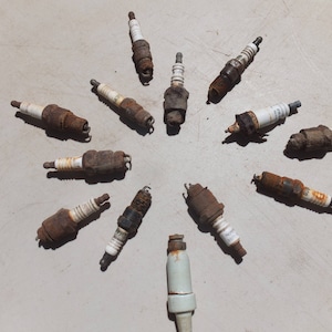 Rusty Spark Plugs, 10 Rusty, Salvaged Spark Plugs, Car Part, Engine Part, Rusty Assemblage Supplies, Rusty Craft Supplies