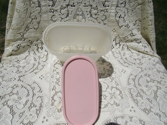 保存容器・ケース Tupperware MM Oval Pink Big Set Amazon.com: Tupperware Set of 4 Smidgets Tiny 1 oz