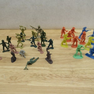 Plastic Soldier Figurines, Plastic Cowbyos and Indian Figurines, 30 Vintage Various Colored Plastic Soldier and Cowboys/Indians Play Pieces