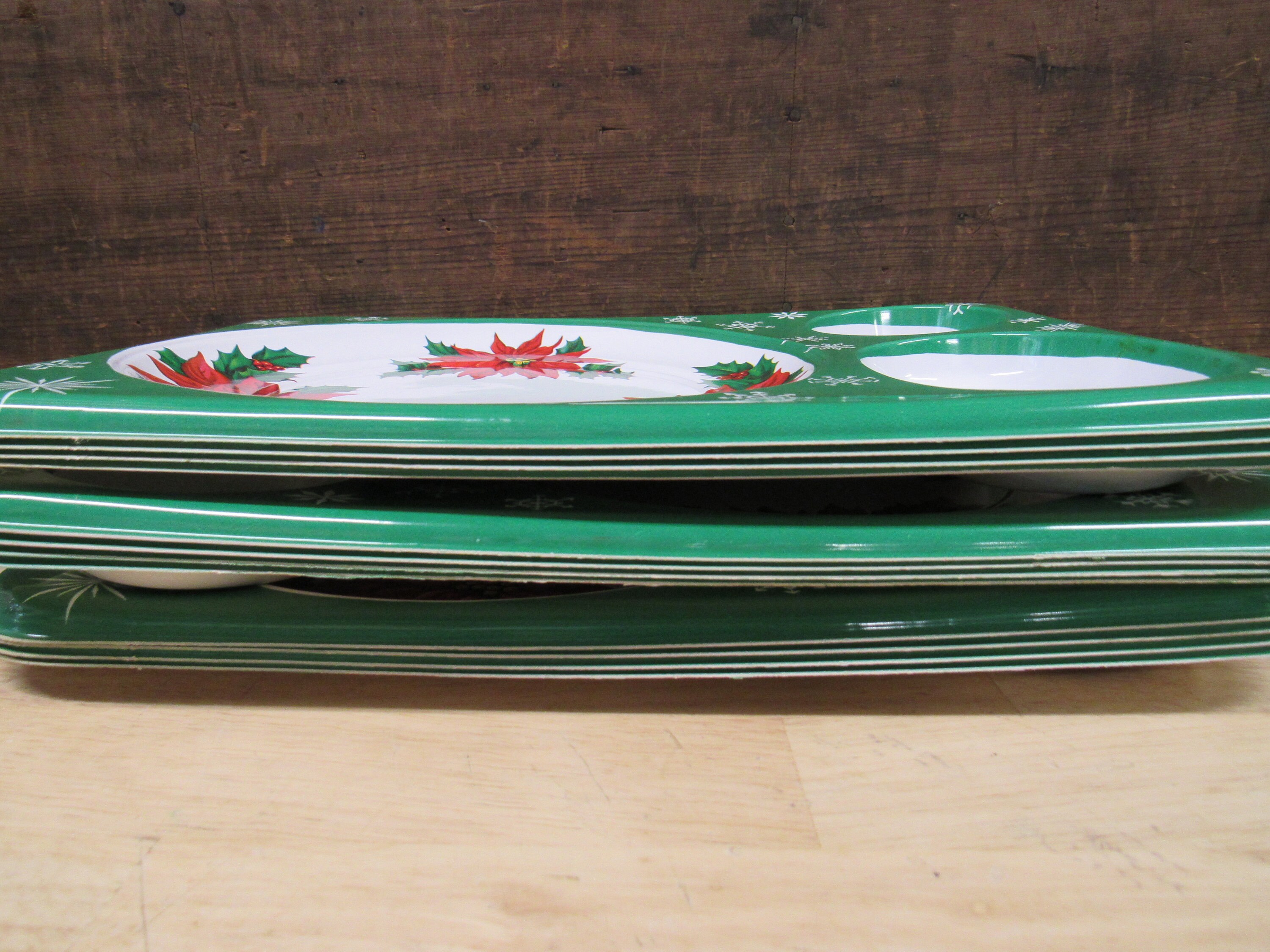 HEFTY Christmas HOLIDAY 5 Compartment + Foam Plates Trays GREEN