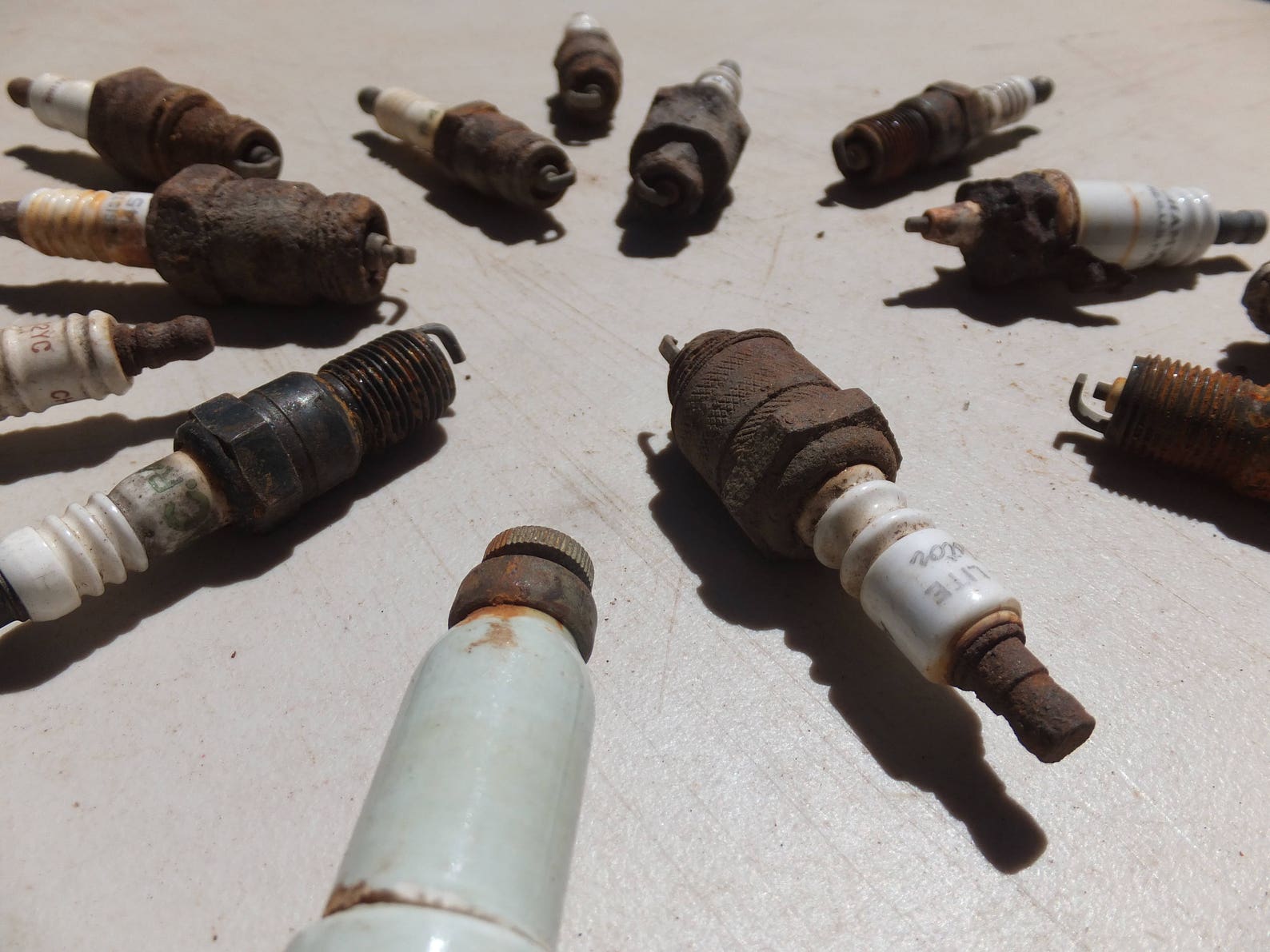 Rusty Spark Plugs 10 Rusty Salvaged Spark Plugs Car Part Etsy