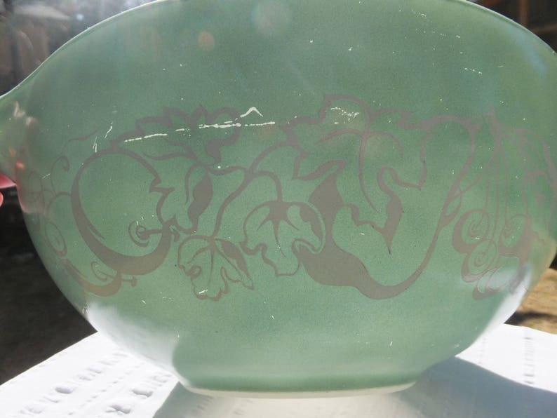 Pyrex Salad Bowl Pattern Pyrex 444 Promotional Bowl Cinderella Bowl AKA Fetus Bowl
