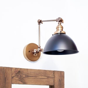Lámpara de pared ajustable con brazo oscilante - Aplique industrial - Latón antiguo - Mediados de siglo - Moderno - Articulado - Estantería - Lámpara de tocador de baño