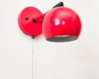 Aplique de pared industrial con interruptor de cadena - Luz roja para cocina - Estilo mediados de siglo - Moderno - Lámpara de mesilla de noche con pantalla esférica - Tocador de baño - Detalles en negro