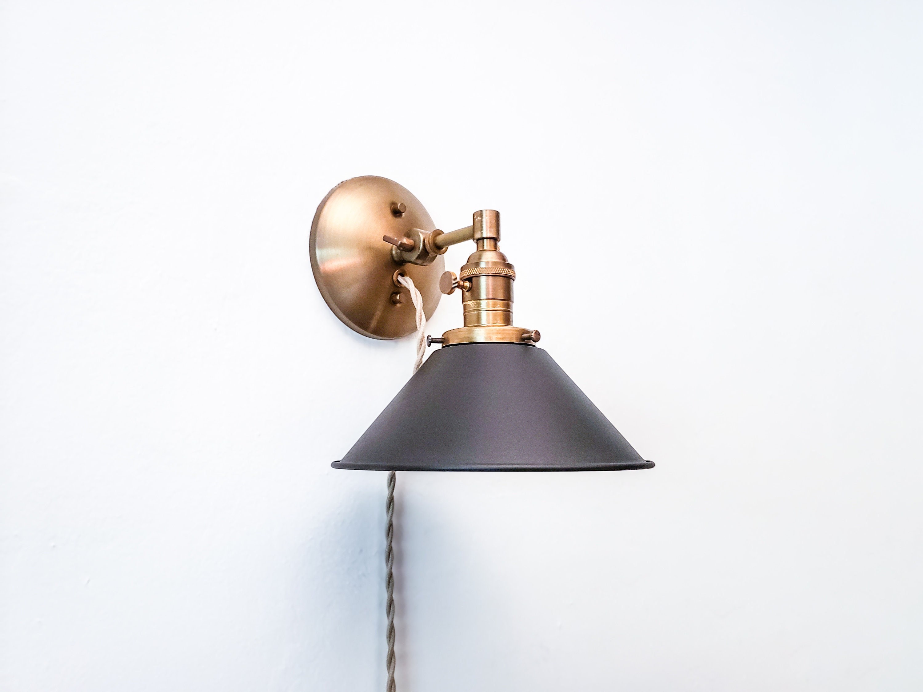 Enchufe en la lectura Sconce luz de pared ajustable negro | Etsy