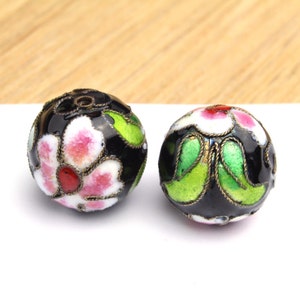 Vintage Cloisonné Round Beads in Black with a beautiful design 10mm 4pcs
