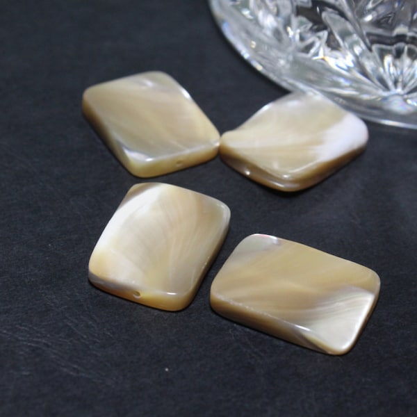 Mother of Pearl Rectangles Dulce de Leche Color Creme Caramel 15x20mm 2 pcs