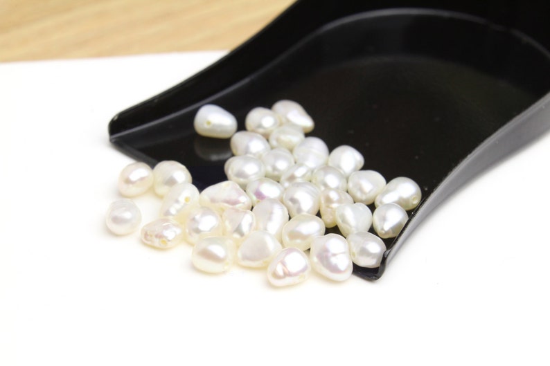 White Freshwater Pearls Approx. 5mm 10pcs image 4