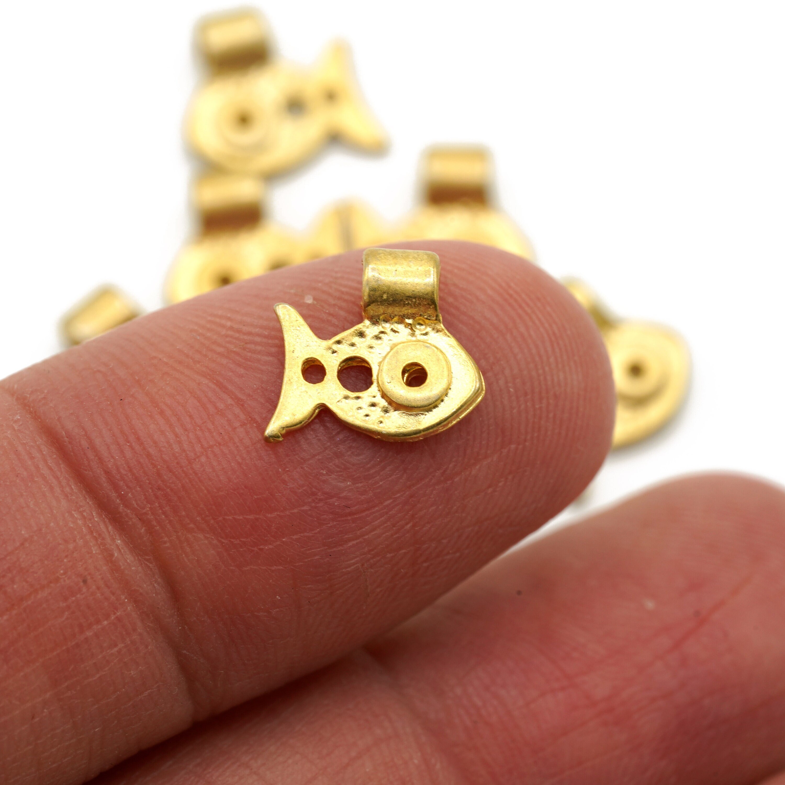 24Kゴールドピューターフィッシュチャーム、ヴィンテージスタイル