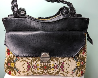 Vintage 1950s 1960s bag,  60s tapestry Bag ,60s Needlepoint Bag Black ,60s Floral purse ,1960s carpet Bag ,Mod Top handle Purse