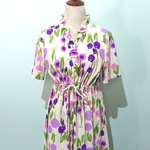 Vintage 60s 70s House Coat, 1960s Floral Dressing gown, Givoni Floral Print Housecoat , summer house coat Size S- M- L