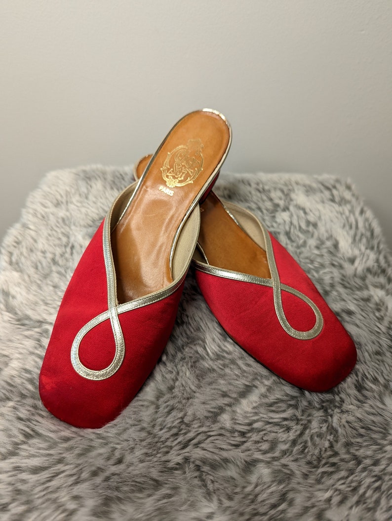 Vintage 1950s 1960s Heels, 1960s ' CHEZ SOI ' Paris Heels ,French Red Satin & Gold Mules , Vintage red shoes, image 4