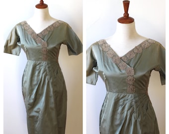 Vintage 1950s Green Cocktail Dress , 60s Evening Dress,  50s Wiggle Dress,  Satin Guipure Lace Cocktail Dress , size S