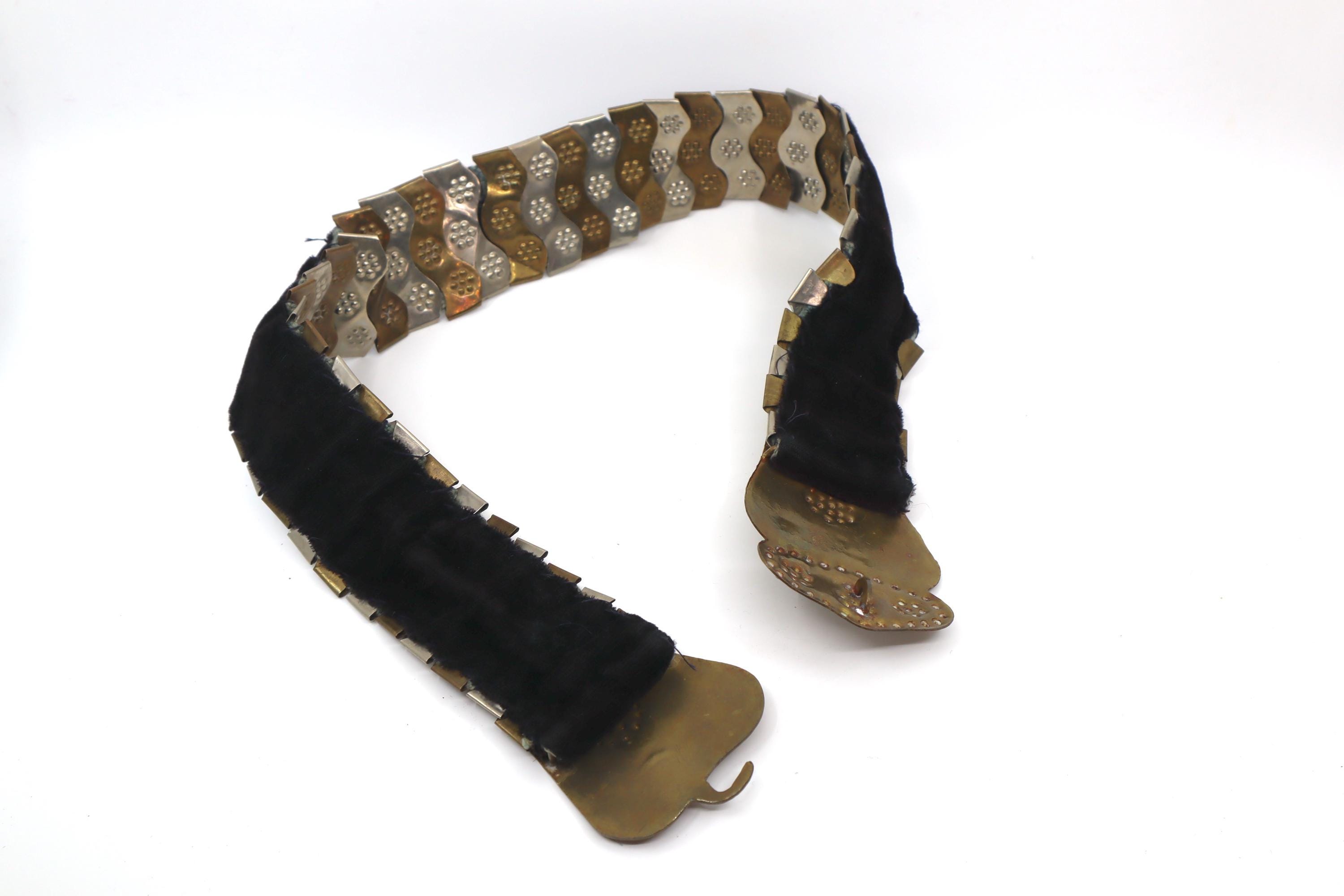 Vintage 1980s Hammered Gold Brass Belt: Metal Scale Boho 