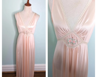 Vintage 1940s Peach Nightgown, 1940s  Embroidered Nightie, 1950s Nightgown,vintage sleepwear, Summer Negligee Size M