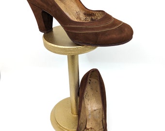 Vintage 1940s Brown Suede Heels - Babydoll Pumps Size 6