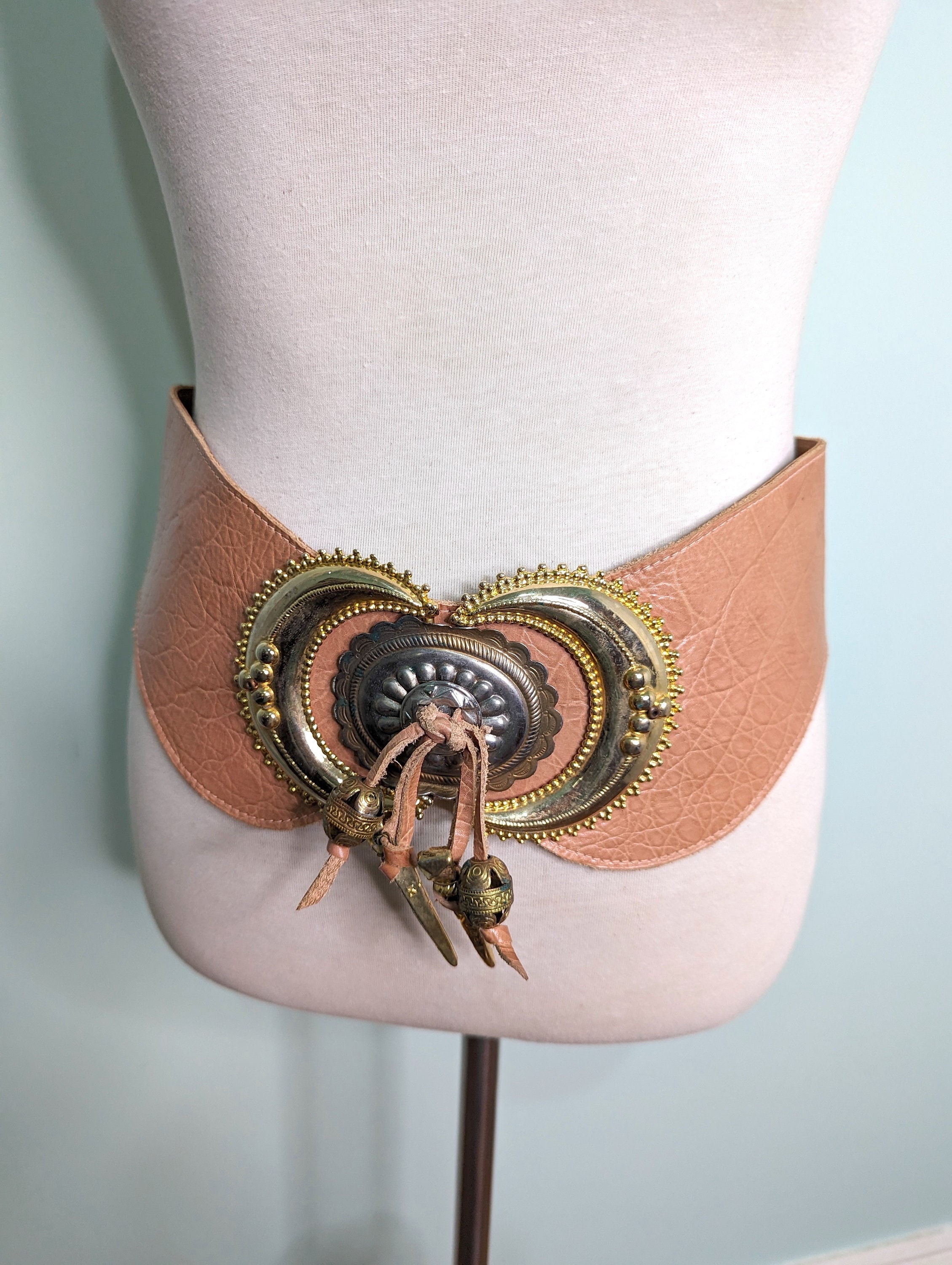 Vintage 80s Leather Statement Belt: Brass Moon Concho, Boho  display picture 2