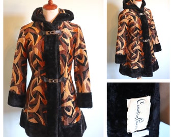 Vintage 1960s  Country Pacer Geometric Carpet Coat: Faux Fur 70s Hooded Coat - Size S